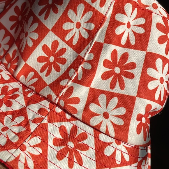 Bucket Hat in Red/Orange & White with Checker/flower Pattern, girls one size - Picture 6 of 6